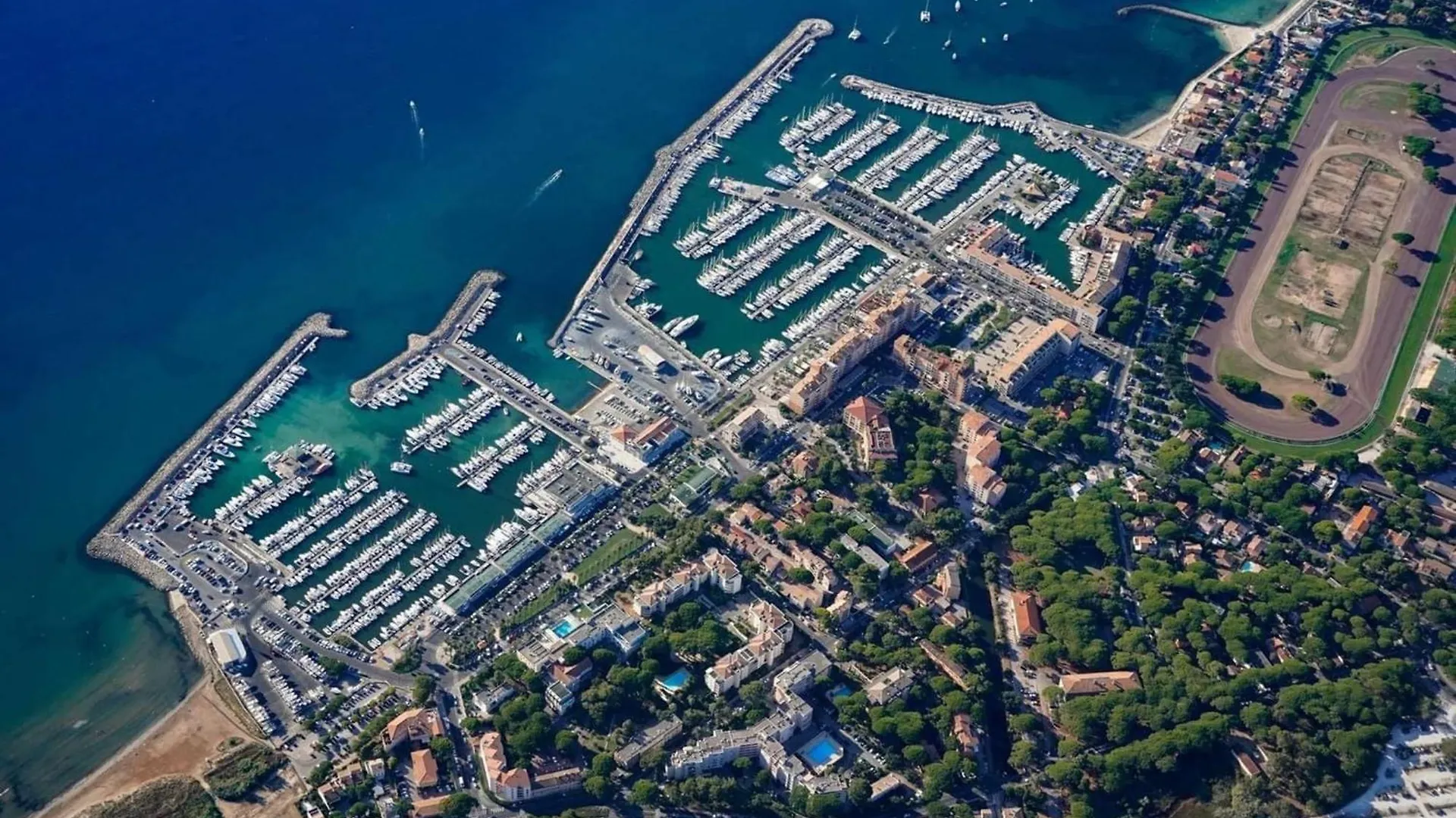Apartment Hyedhi Studio Pour 4 Personnes Avec Vue Mer Sur Le Port D'Hyeres France