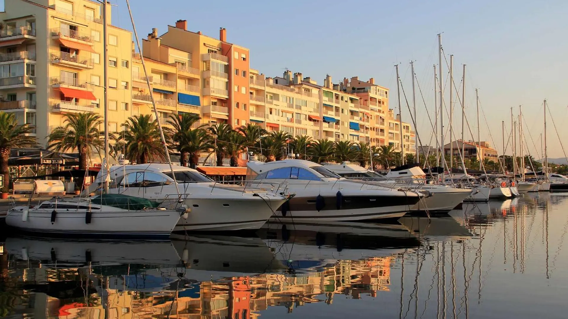 Hyedhi Studio Pour 4 Personnes Avec Vue Mer Sur Le Port D'Hyeres Hyeres