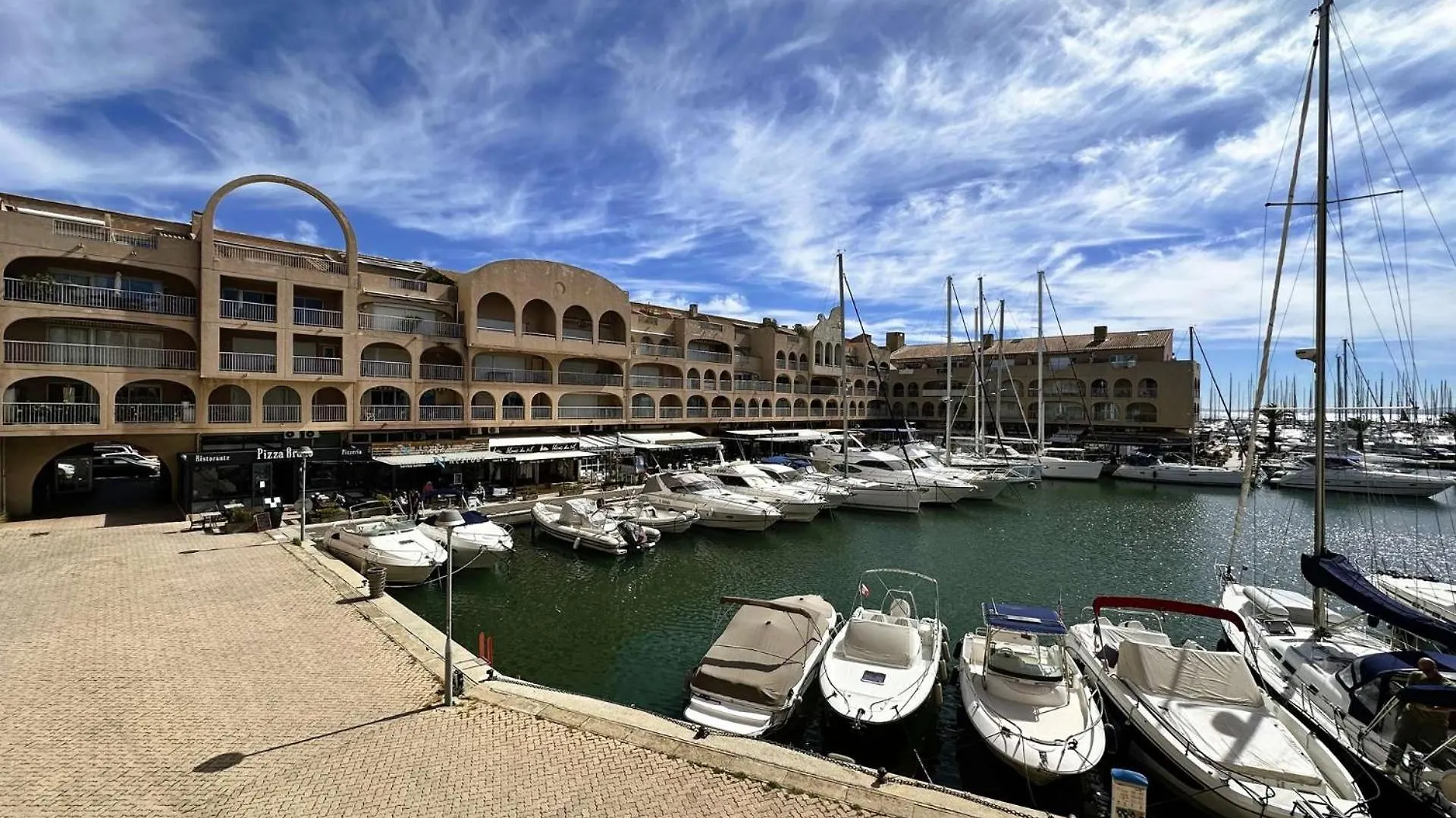 Hyedhi Studio Pour 4 Personnes Avec Vue Mer Sur Le Port D'Hyeres 0*, Hyeres